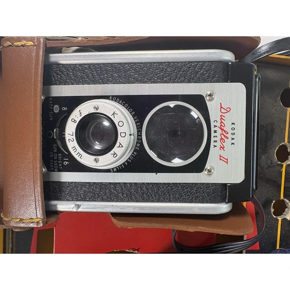Vintage Kodak Duaflex II Camera De Luxe Flash Outfit Kit Box Bulbs